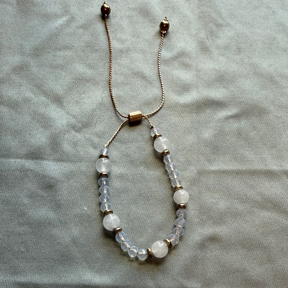 Elegant Gold and White Beaded Bracelet